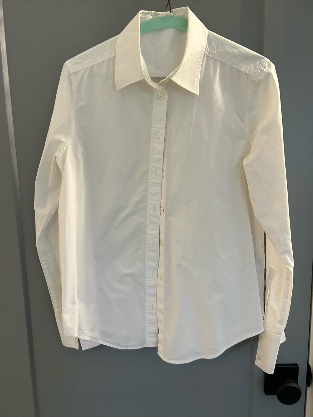Classic Banana Republic Women's White Button-Down Shirt